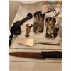 Image 4 : Misc. kitchen items  - Henckel knife, square cake form pans, hand mixer etc