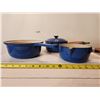 Image 2 : 3 Le Creuset Blue cooking pots - 6,7,8 inches