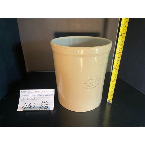 Medalta Potteries Ltd. - Medicine Hat, AB - 1 gallon