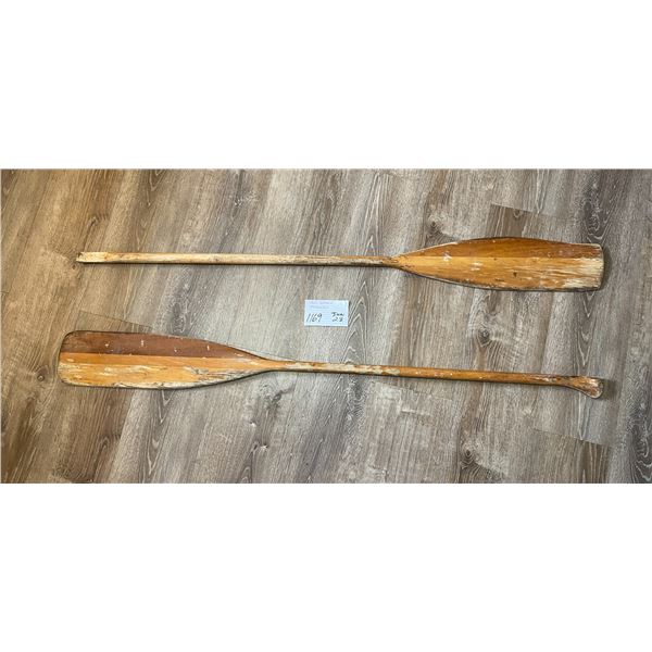2 wood paddles