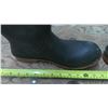 Image 3 : Baffin Men's Rubber Boots. (Size 9)
