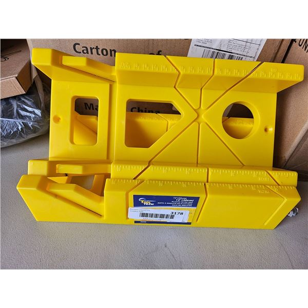 Lot of 2Ê Stanley 12 Inch Mitre Box With 90 and 45 Degree Cutting Saw Guide