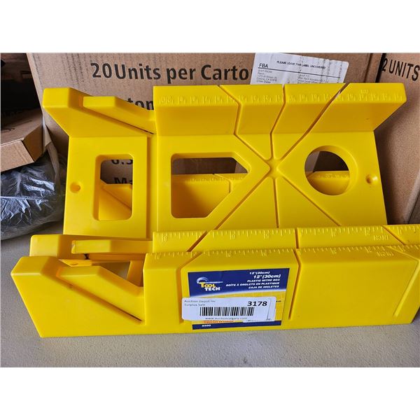 Lot of 2Ê Stanley 12 Inch Mitre Box With 90 and 45 Degree Cutting Saw Guide