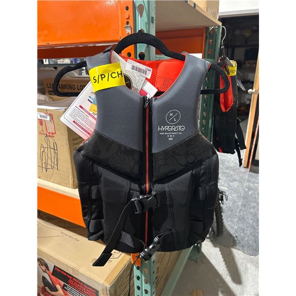 Hyperlite Wake Co. Life Vest – Small (81-91 cm)
