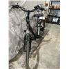 Image 13 : Paris 48V Electric Bicycle with Lithium-Ion Battery and Step-Through Frame   -NEW Floor Model includ