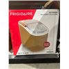 Image 2 : Frigidaire Countertop Ice Maker, 26 lbs Capacity