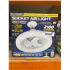 Image 2 : Bell + Howell Socket Air Light With 3 Speed Fan And LED Light, 2100 Lumens