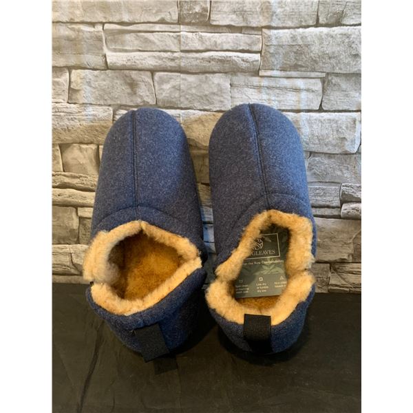 Men's Fuzzy Sherpa Slippers - Navy - Size 7-8