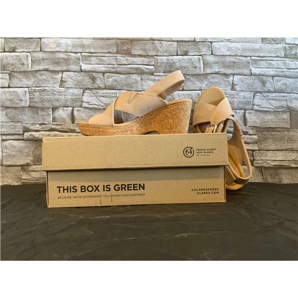 Giselle Dove Sandals - Women's Size 8