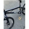 Image 7 : Mongoose Wired BMX Bike w/ Gyro and Pegs