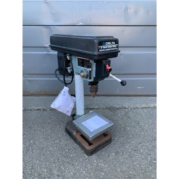 Delta Drill Press Model: 11-900C - 120V - Turns on Works