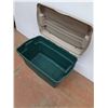 Image 2 : * Rubbermaid Storage Bin with Lid - 31" x 19" x 18" - Pickup Only