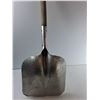 Image 5 : Vintage Aluminum Grain Shovel - 41'' Long - CANNOT SHIP