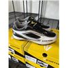 Image 2 : 4 NEW EASTON DIAMOND LO WFII BASEBALL CLEATS SIZE WOMENS 9, BLACK / WHITE