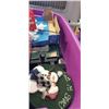 Image 2 : TOTE OF CHRISTMAS DECOR AND ORNAMENTS