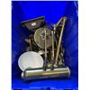 Image 2 : 2 TOTES OF BRASS AND COLLECTIBLES