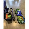 Image 1 : TOTE OF SPORTING GOODS AND BODYBOARD