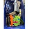 Image 3 : TOTE OF SPORTING GOODS AND BODYBOARD