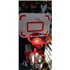 Image 2 : KIDS SIZE 5 FT BASKETBALL HOOP WITH BALL