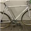 Image 2 : WHITE RALEIGH BIKE