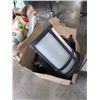 Image 2 : LARGE LOT OF NEW SHOWROOM LIGHT FIXTURES