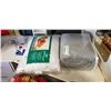 Image 1 : POLAR FLEECE AND SHERPA BLANKET WITH SERTA PILLOW
