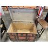 Image 2 : ANTIQUE SHIPPING TRUNK