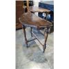 Image 2 : 2 ANTIQUE D-TABLES