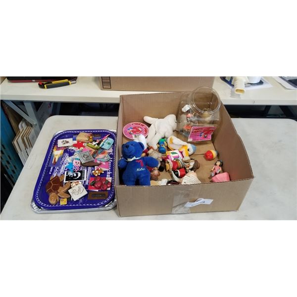 ASSORTED COLLECTIBLE FIGURES INCLUDING PLAYMOBIL, A&W, BEARS ETC.