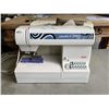 Image 2 : PFAFF SEWING MACHINE STRETCH AND JEANS 6122