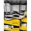 Image 5 : 4 NEW EASTON DIAMOND LO WFII BASEBALL CLEATS SIZE WOMENS 9, BLACK / WHITE