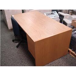 Oak Desk C/w Ergonomic Chair