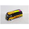 Image 1 : 1:24 VW BUS HIPPY DIECAST