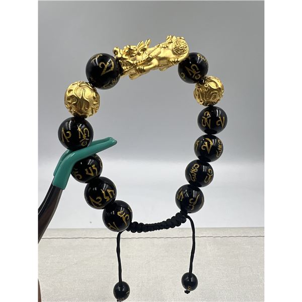 BRAND NEW FENG SHUI BLACK OBSIDISN WITH SAGIN PIXIU BRACELET