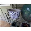 Image 6 : Metal 3-Tier Shelf w/ 3 Plant Pots & 2 Watering Cans, Misc Sizes