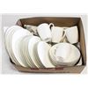 MAXWELL WILLIAMS DESIGNER PORCELAIN DISH SET