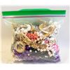Image 1 : 689 GRAM BAG OF ESTATE JEWELRY