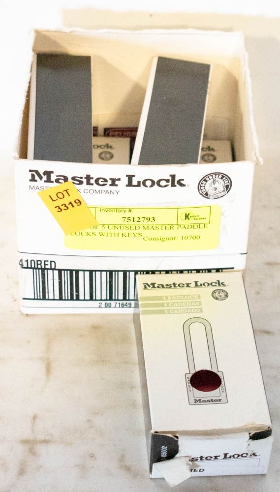 BOX OF 5 UNUSED MASTER PADDLE LOCKS WITH KEYS