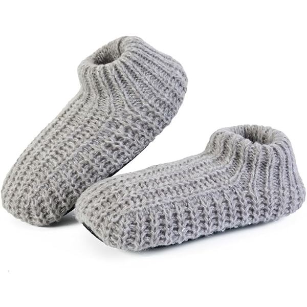 1 Pair of Lemzone Men's Warm Non-Slip Slipper Socks w/ Sherpa Lining (Size M) New in Box