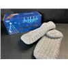 Image 4 : 1 Pair of Lemzone Men's Warm Non-Slip Slipper Socks w/ Sherpa Lining (Size M) New in Box