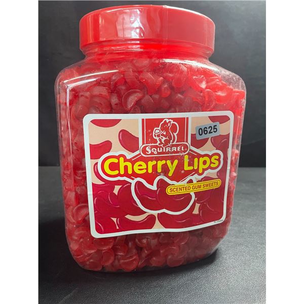 1 Tub of Squirrel Cherry Lips Candy/Scented Gum Sweets (2.25kg Tub) - New