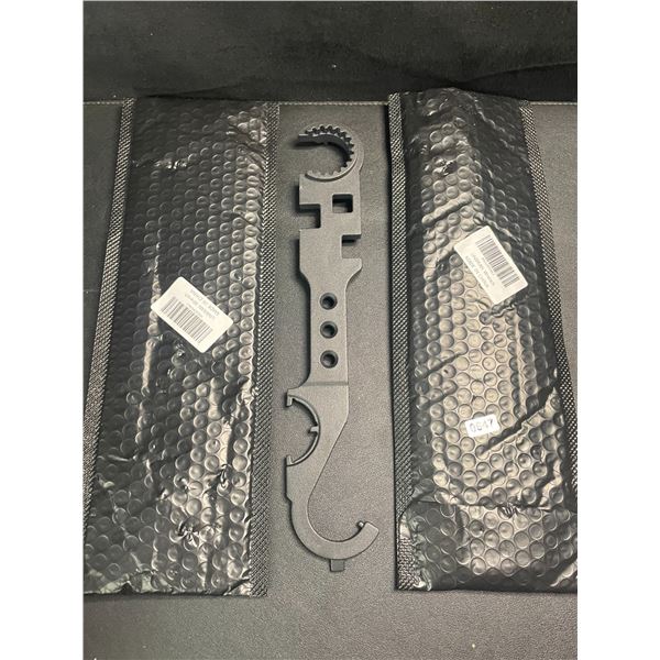 2 Universal Urban Wrenches - New