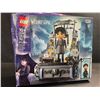 Image 2 : 1 LEGO Wednesday Addams Figure Building Toy Set - 702 PCS - NEW (Damaged Box)