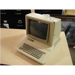 Apple 2e Computer