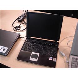Toshiba R100 900gighz Laptop Computer