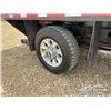 Image 37 : 2022 FORD F350 XLT CREW CAB FLATBED TRUCK