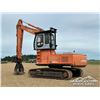 Image 4 : 2001 HITACHI EX330LL BUTT-N-TOP LOG LOADER