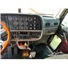Image 11 : 2013 PETERBILT 388 T/A SLEEPER TRUCK TRACTOR