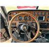 Image 11 : 2010 PETERBILT 388 T/A SLEEPER TRUCK TRACTOR