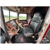 Image 7 : 2010 PETERBILT 388 T/A SLEEPER TRUCK TRACTOR